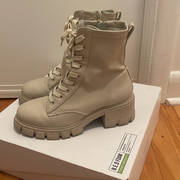 Spring boots - Picture 3 of 4